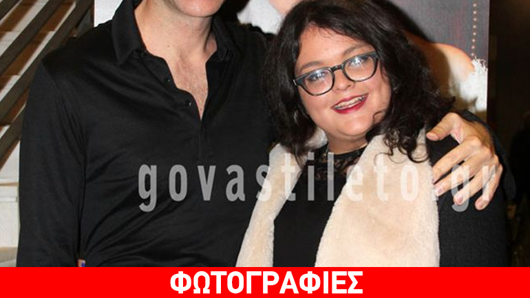 Η κόρη της Ντενίση είναι πλέον δεσποινίδα: Με κραγιόν στην πρεμιέρα της μητέρας της